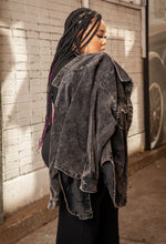 Load image into Gallery viewer, Dee corduroy Jacket
